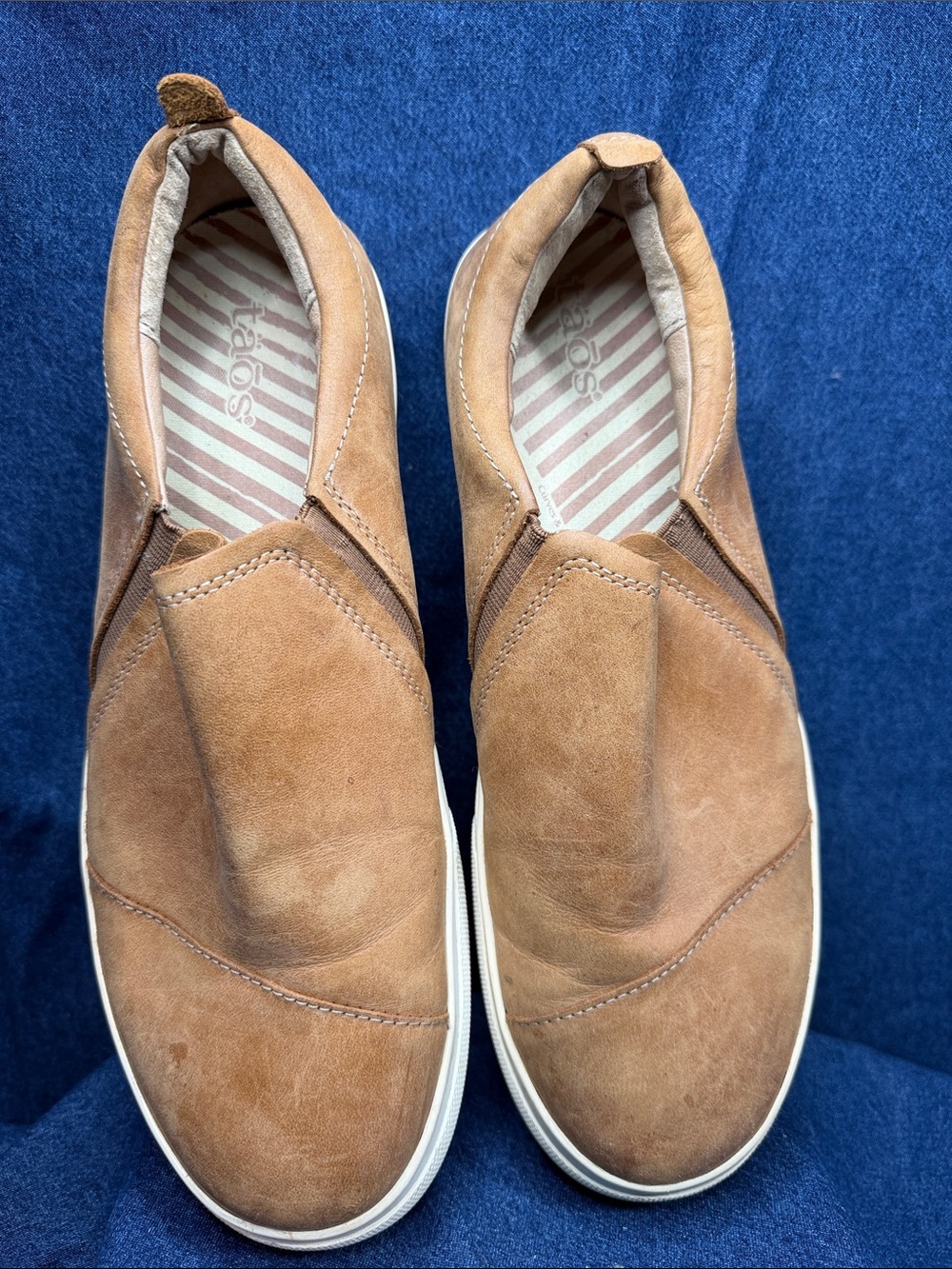 Taos Footwear Men’s Slip-On Loafers in Tan Brown